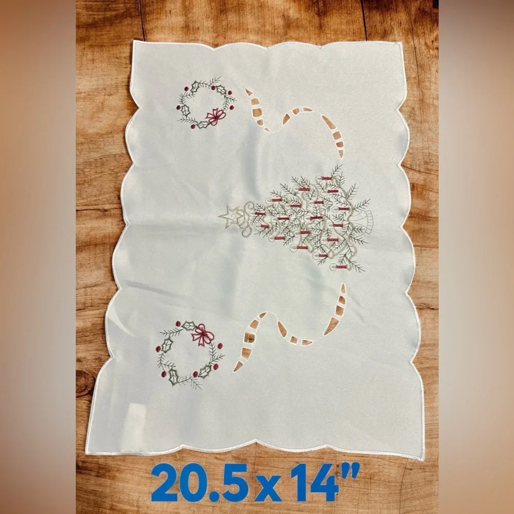Christmas Holiday Embroidered Set Including Table Runner and 6 Placemats